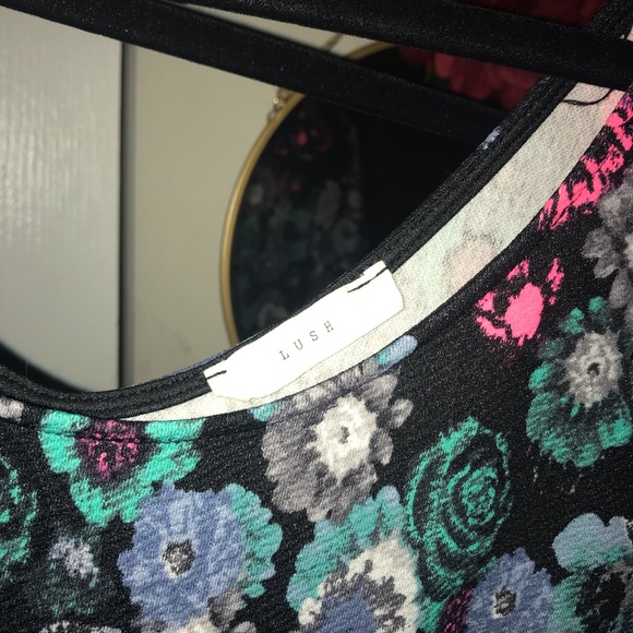 LUSH Vibrant Dress w Pockets - Picture 4 of 5